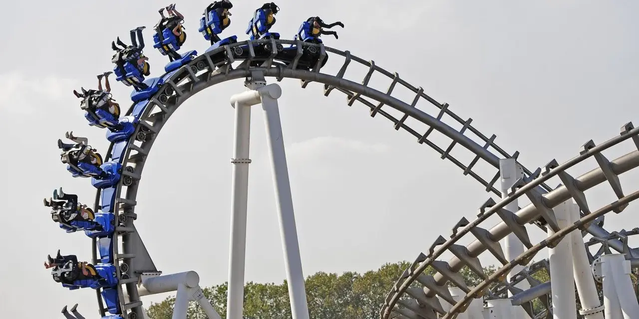 Achtung, Adrenalin pur! Auf dieser Achterbahn in Bottrop erleben Besucher Nervenkitzel. Was kann man in Bottrop machen? Hier gibt's Action!