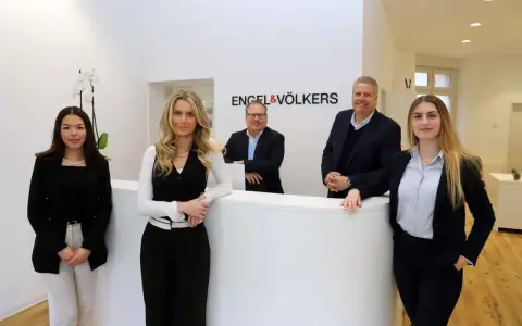 Engel & Völkers Team in Remscheid: Vier Profis beraten zu Immobilienpreisen.