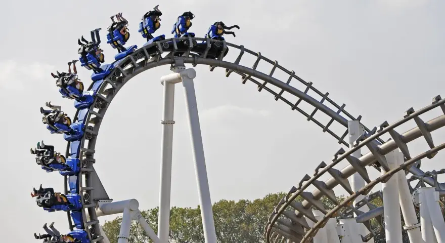 Achtung, Adrenalin pur! Auf dieser Achterbahn in Bottrop erleben Besucher Nervenkitzel. Was kann man in Bottrop machen? Hier gibt's Action!