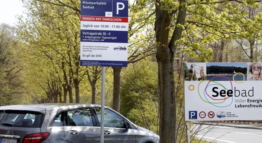 Privatparkplatz am Seebad: Parken mit Parkschein täglich von 10-17 Uhr. Halterner Stausee Parken ist hier geregelt.